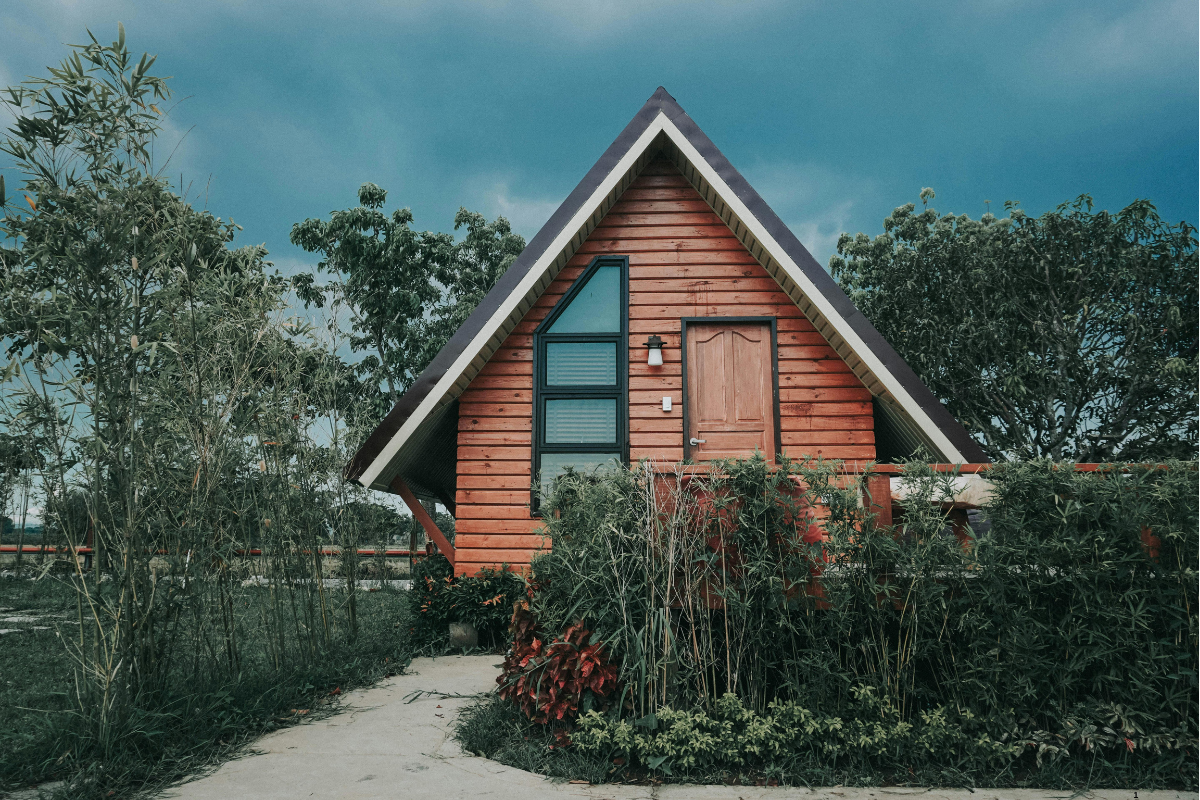20 Tiny Back Garden Ideas That'll Transform Your Outdoor Space (You Won't Believe #11!) 1 Bathrooms With Black Fixtures 1