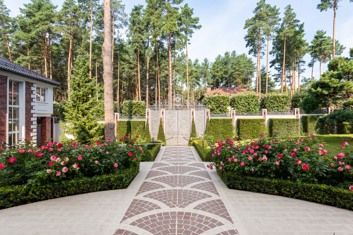 21 Front Yard Landscaping Ideas You Wish You Knew Sooner (Tip #13 is a Game-Changer!) 9 Bathrooms With Black